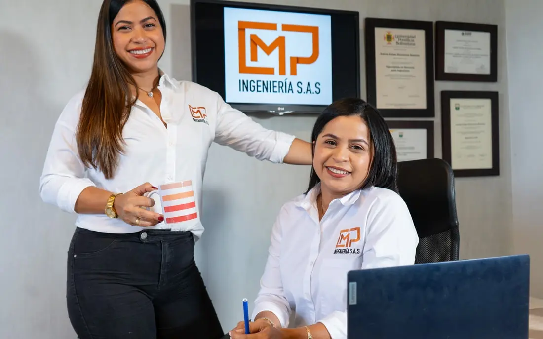 Arquitectas equipo trabajo CMP Constructora Medellín