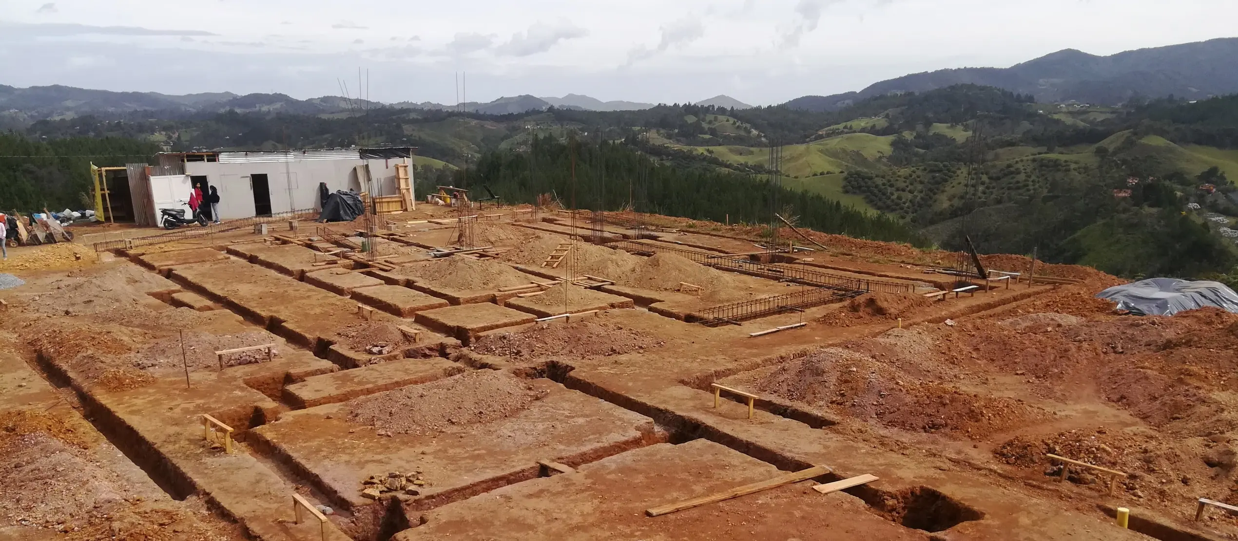 Avance de obra terreno, proyecto El Retiro, CMP Constructora